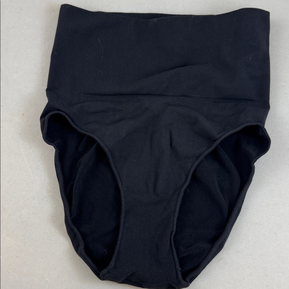 SKIMS Black Tummy Control Shapewear Small/Medium